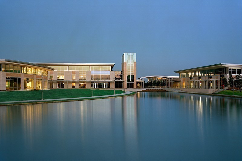 Terrain architecture - 孤星塞菲尔社区大学校区
